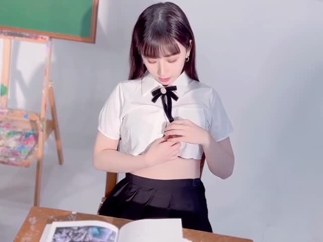 妩媚清纯齐一身新人【黛娜】 