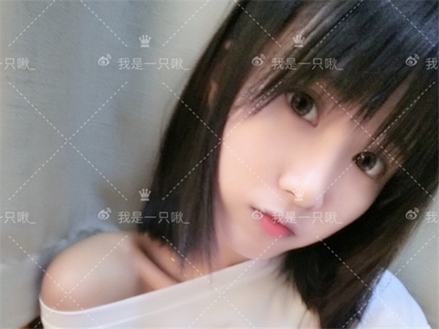 微博福利姬@我是一只啾(萝莉Alice布丁)
