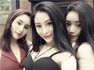 抖音高颜直腿美女小白