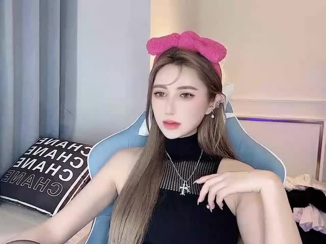 【stripchat重磅】顶级人气女神【Fiona_o】近两天付费房大秀.外加一部付费房舞蹈