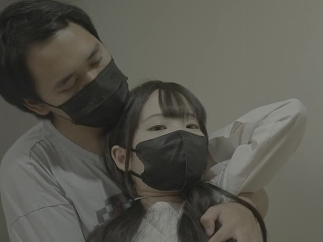 偷潜入小美女房间
