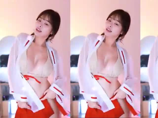 最新精选45V合集 时长040530 巨乳抖奶 露内12  