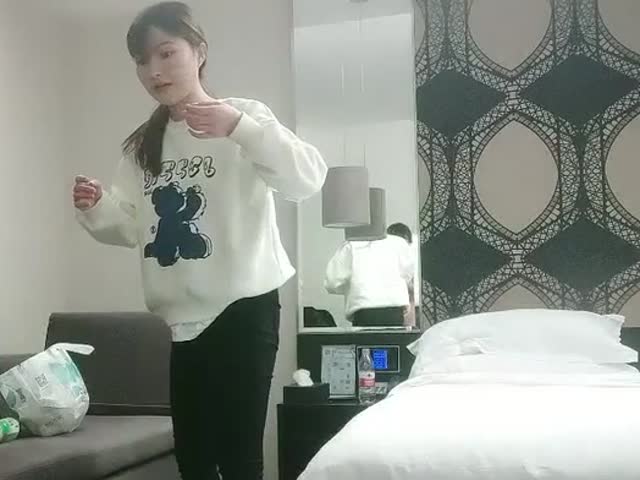 约泡28岁离异人妻,人妻被操的大喊和你做爱简直是折磨