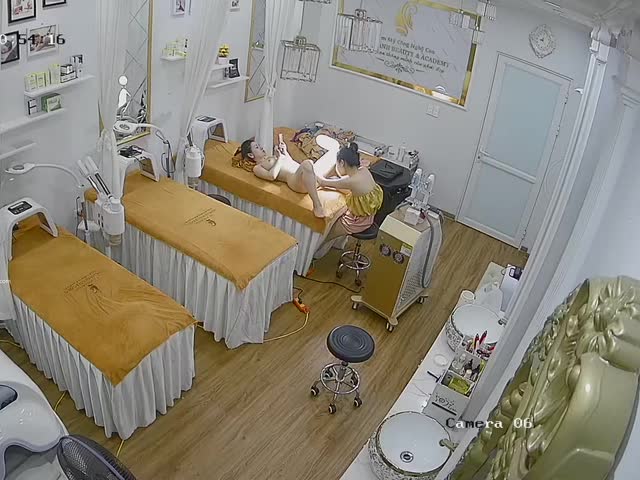 稀有黑客破解美容院️摄像头偷拍