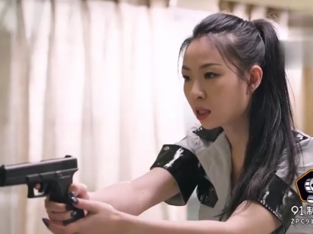 91制片厂91KCM-112淫荡女警为钱挑战出演色播-白葵司
