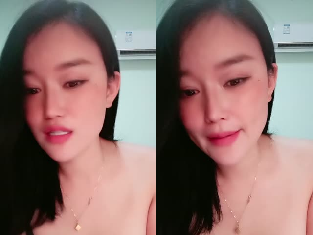 肥臀大奶骚货淫声荡语撩骚互动,近拍掰穴道具玩弄骚逼…