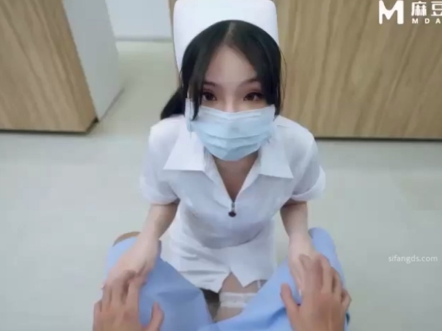 麻豆传媒MD-0307热衷口交的痴女护士-江雨嘉